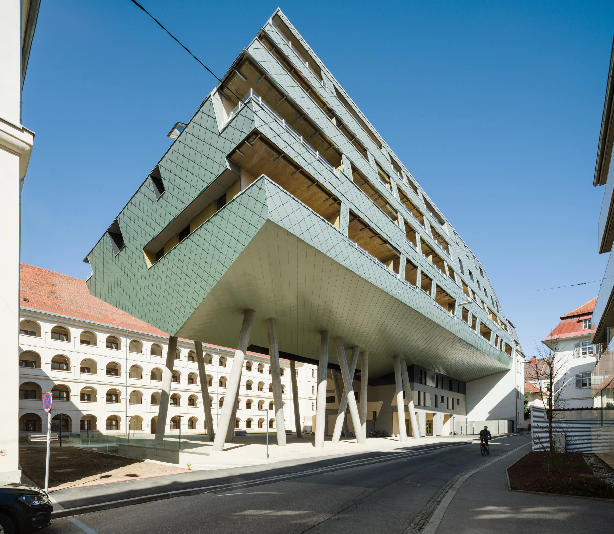 Kein Alt-Text zur Verfügung gestellt.