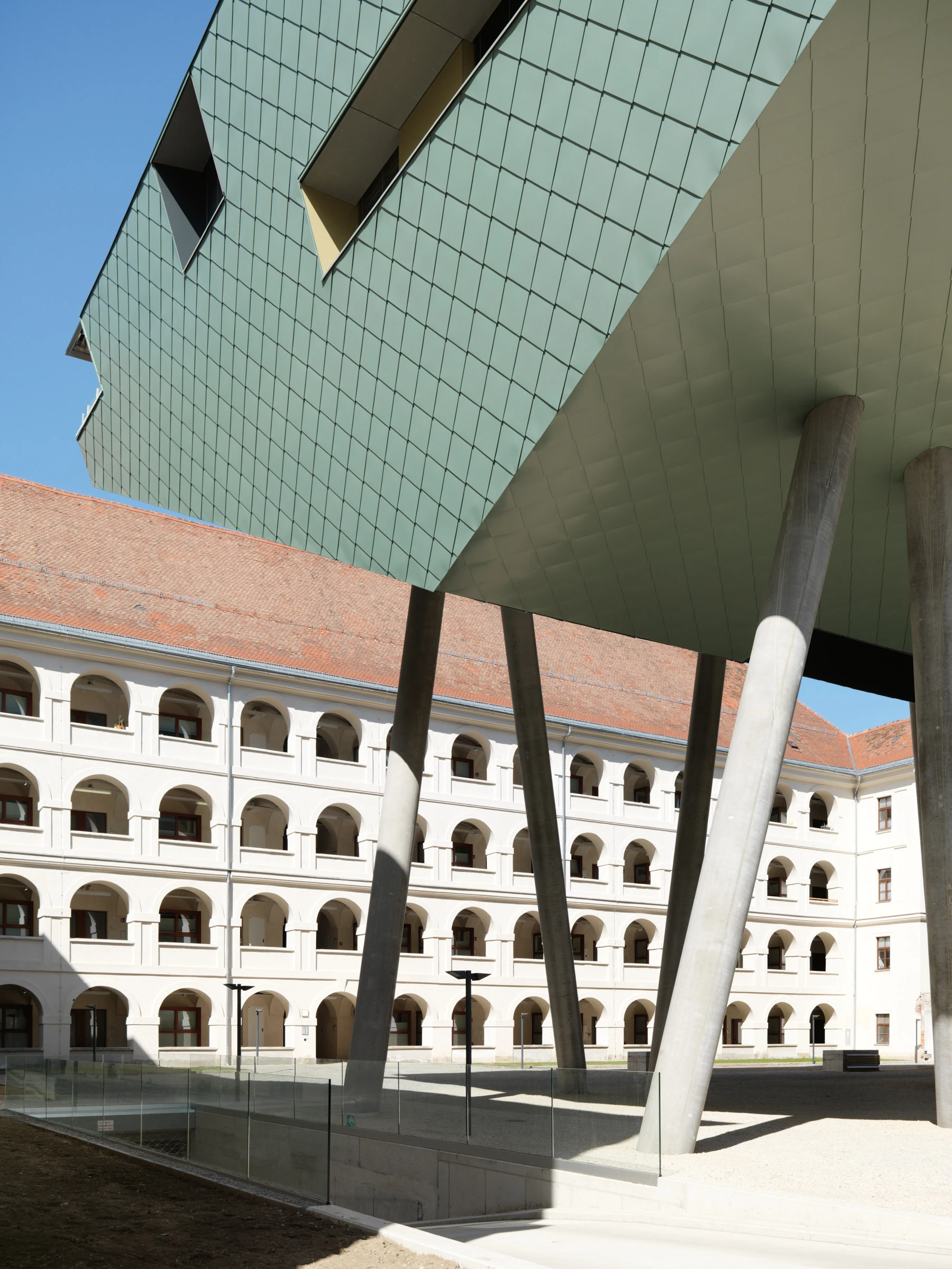 Kein Alt-Text zur Verfügung gestellt.