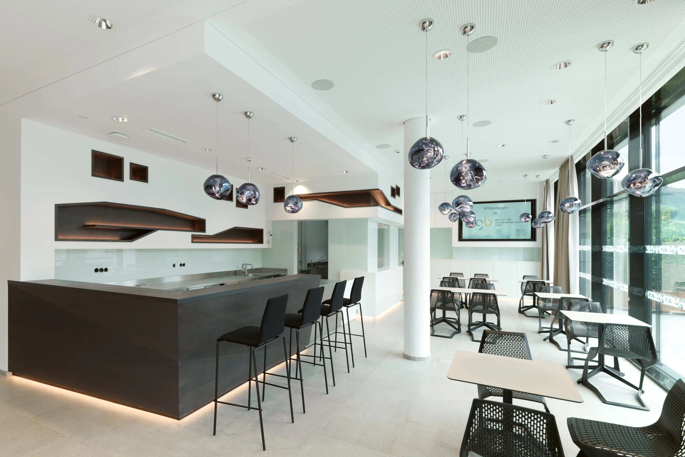 Kein Alt-Text zur Verfügung gestellt.