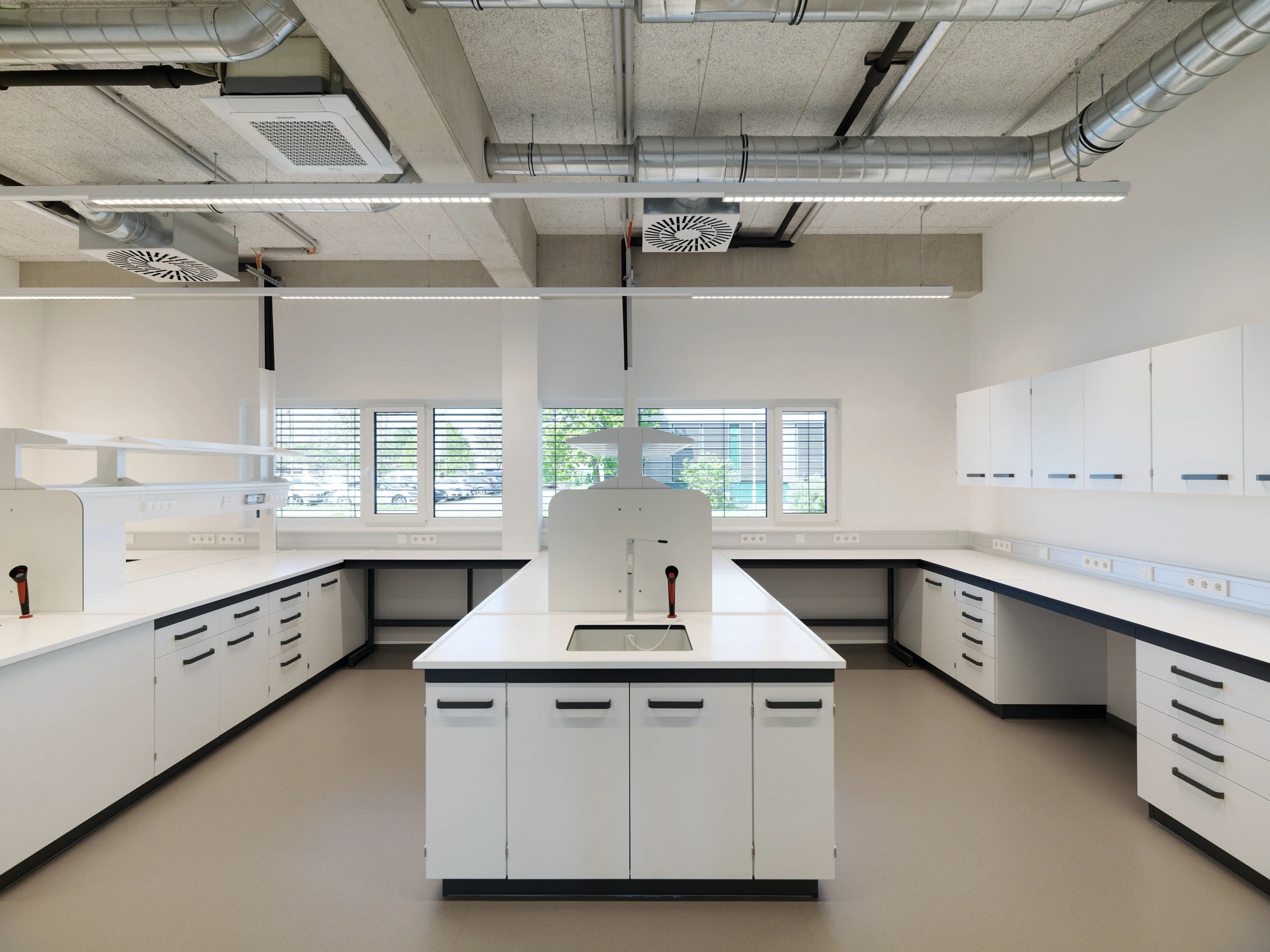 Kein Alt-Text zur Verfügung gestellt.