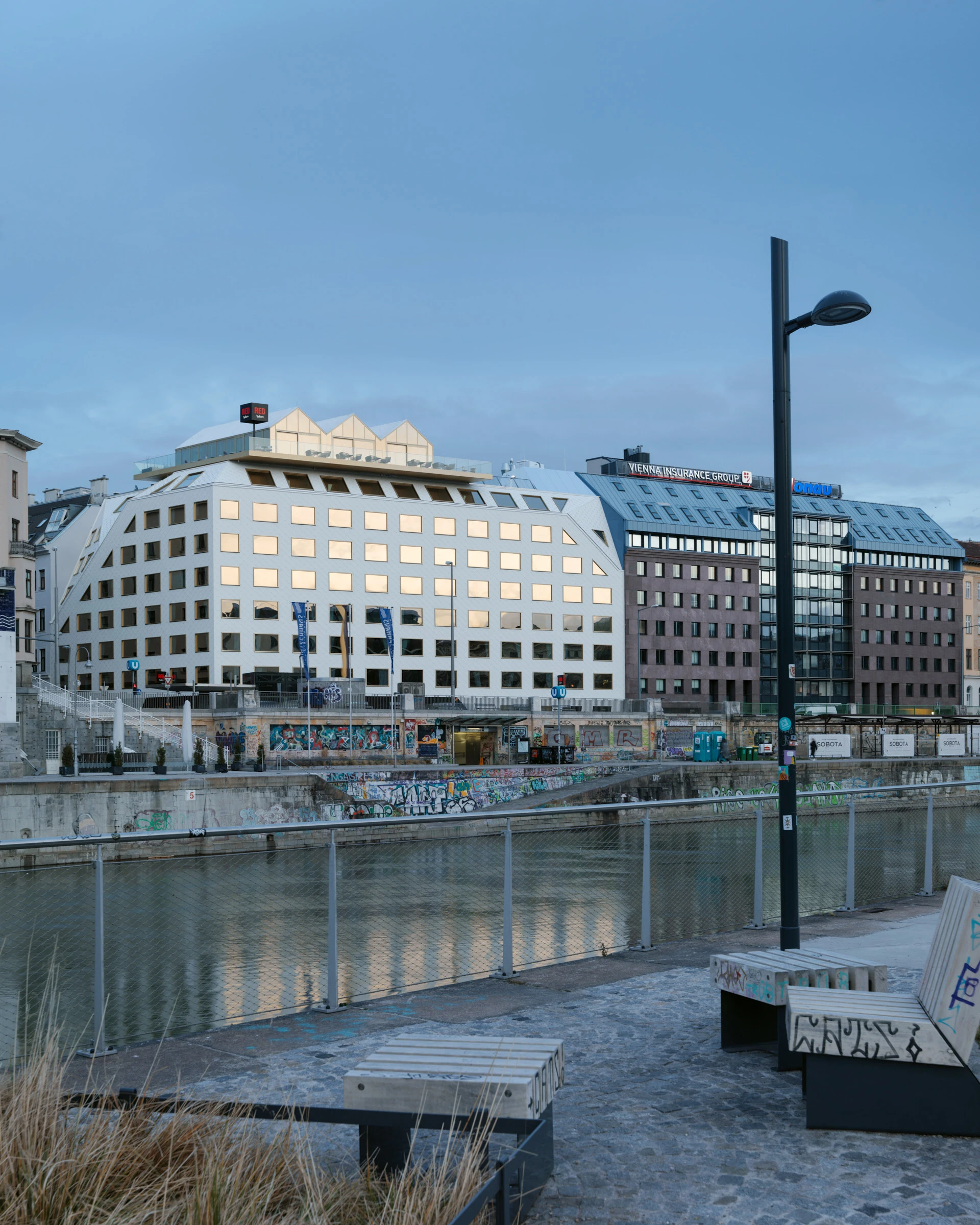 Kein Alt-Text zur Verfügung gestellt.