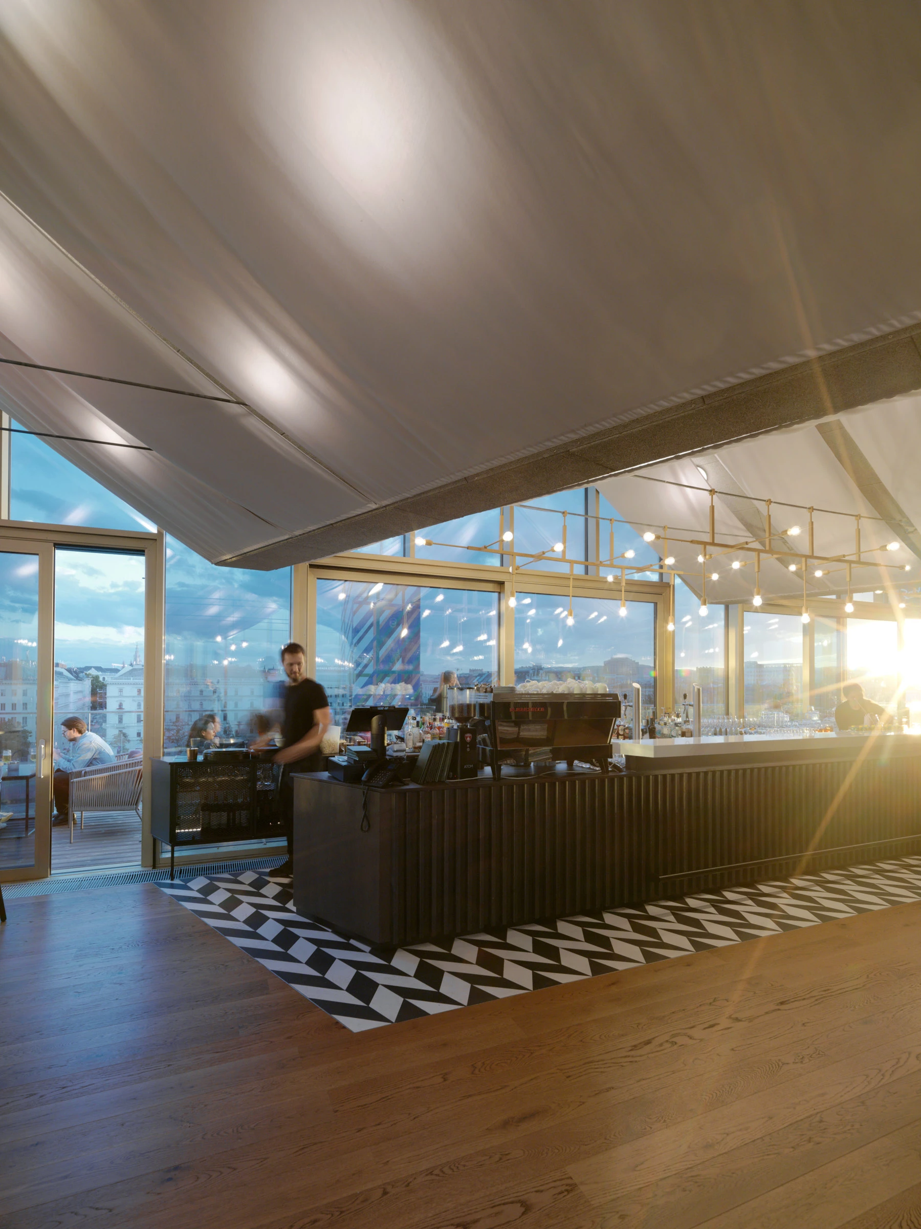 Kein Alt-Text zur Verfügung gestellt.