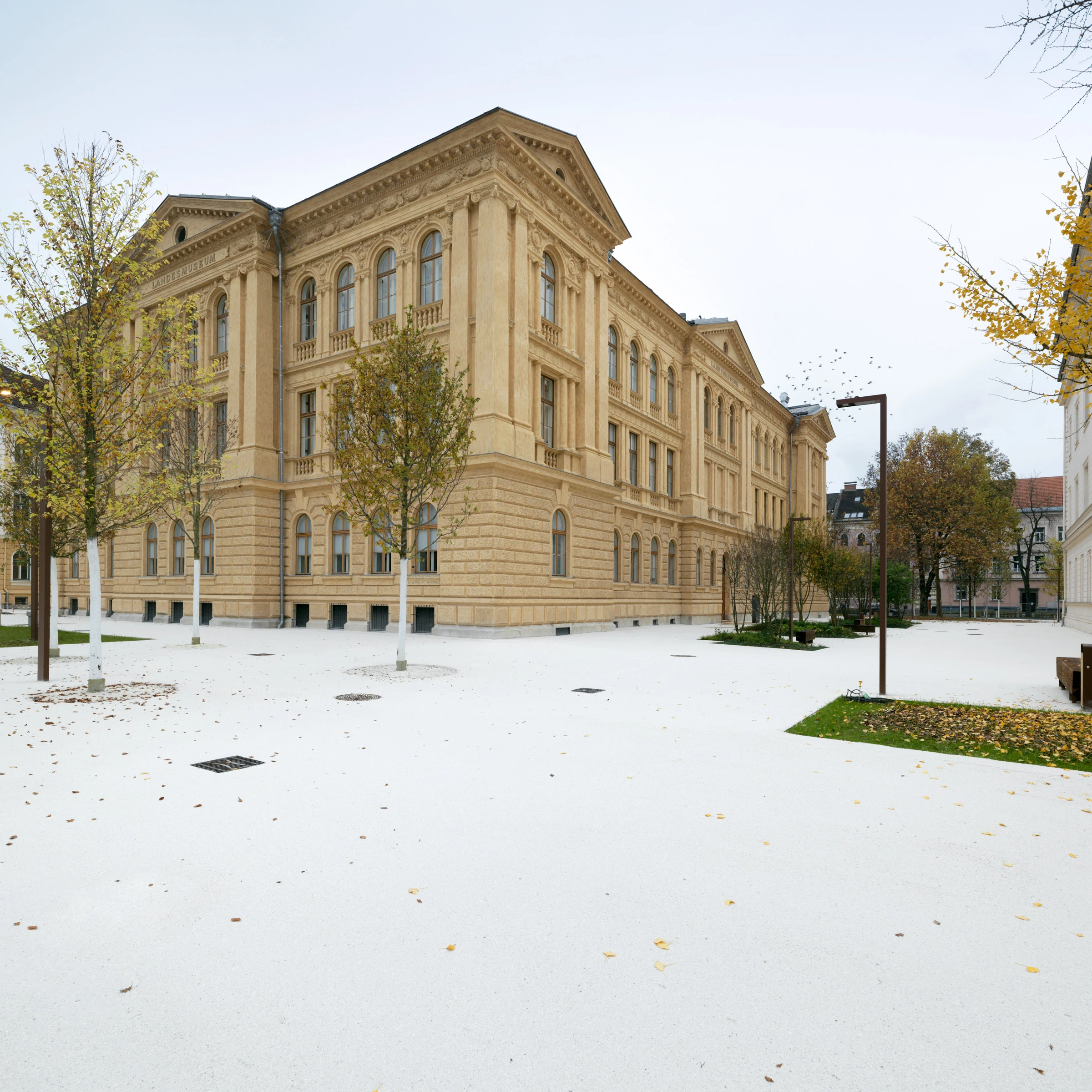 Kein Alt-Text zur Verfügung gestellt.