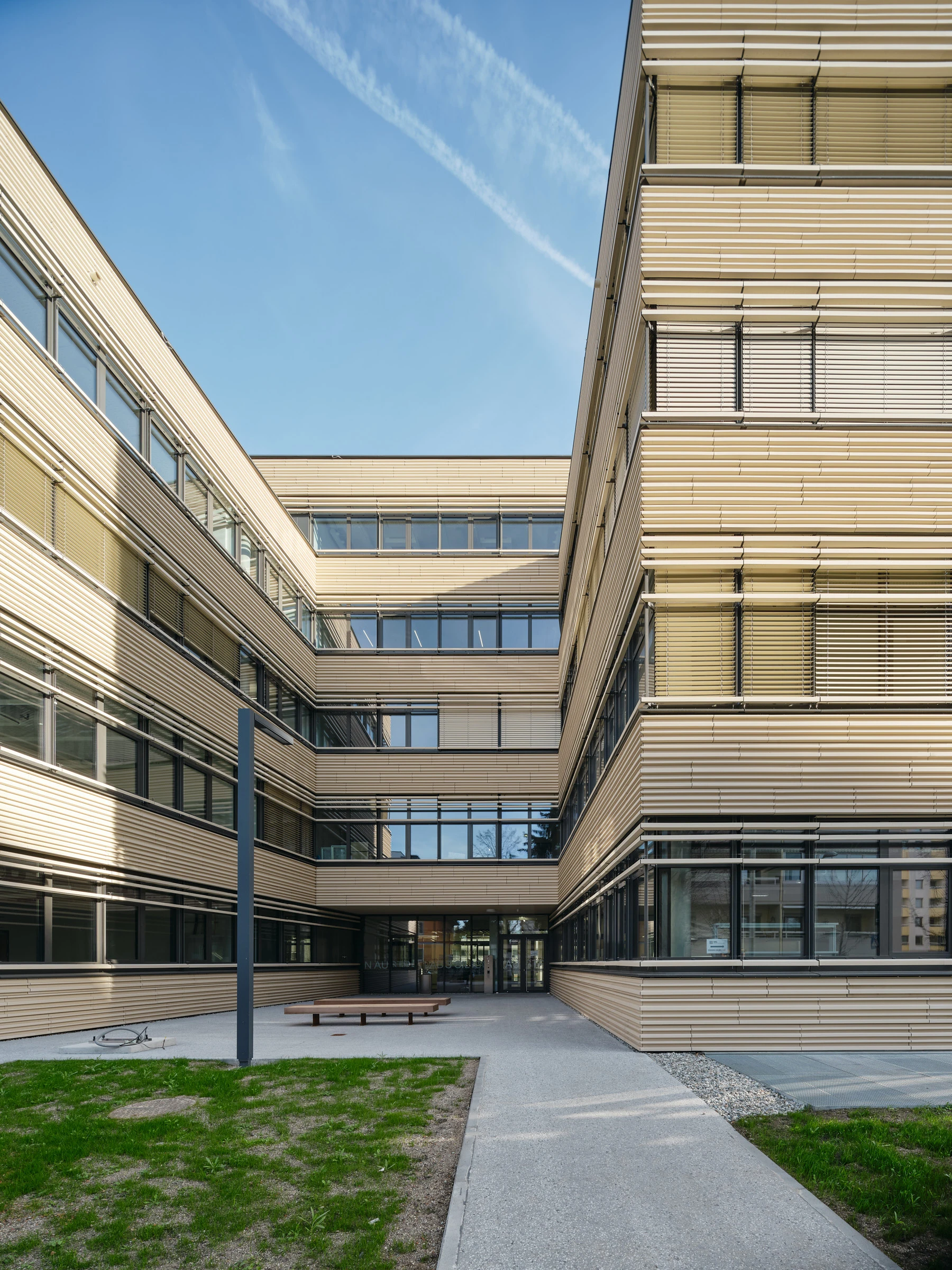 Kein Alt-Text zur Verfügung gestellt.