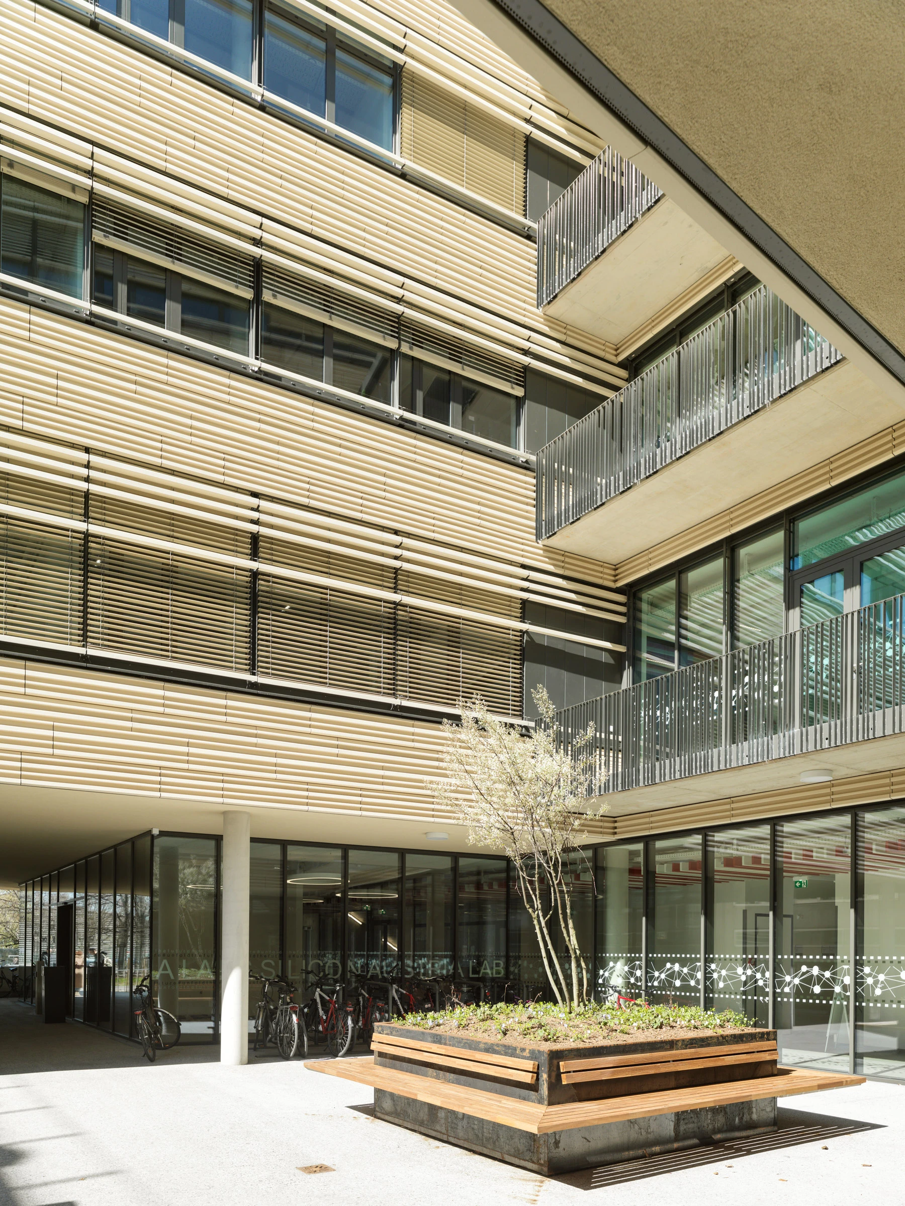 Kein Alt-Text zur Verfügung gestellt.