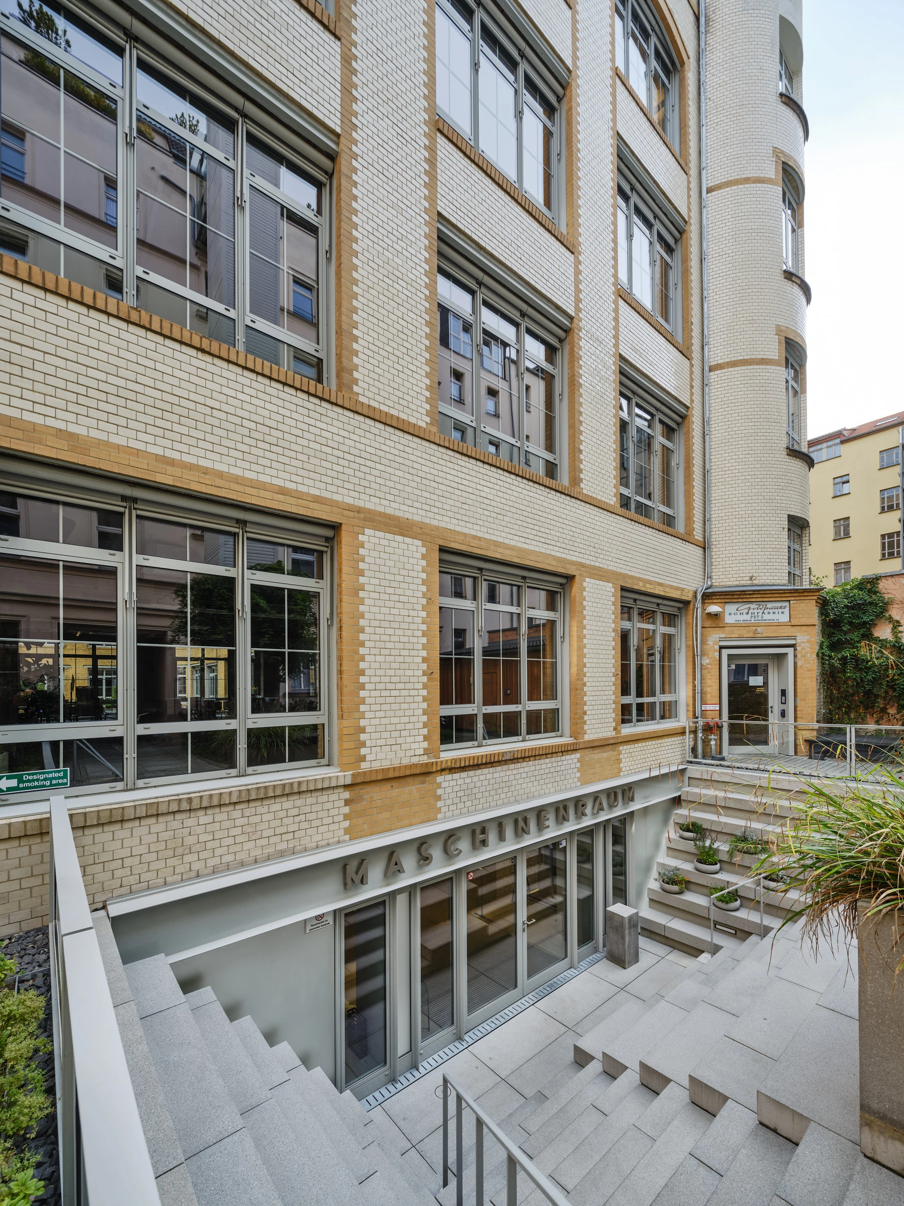 Kein Alt-Text zur Verfügung gestellt.