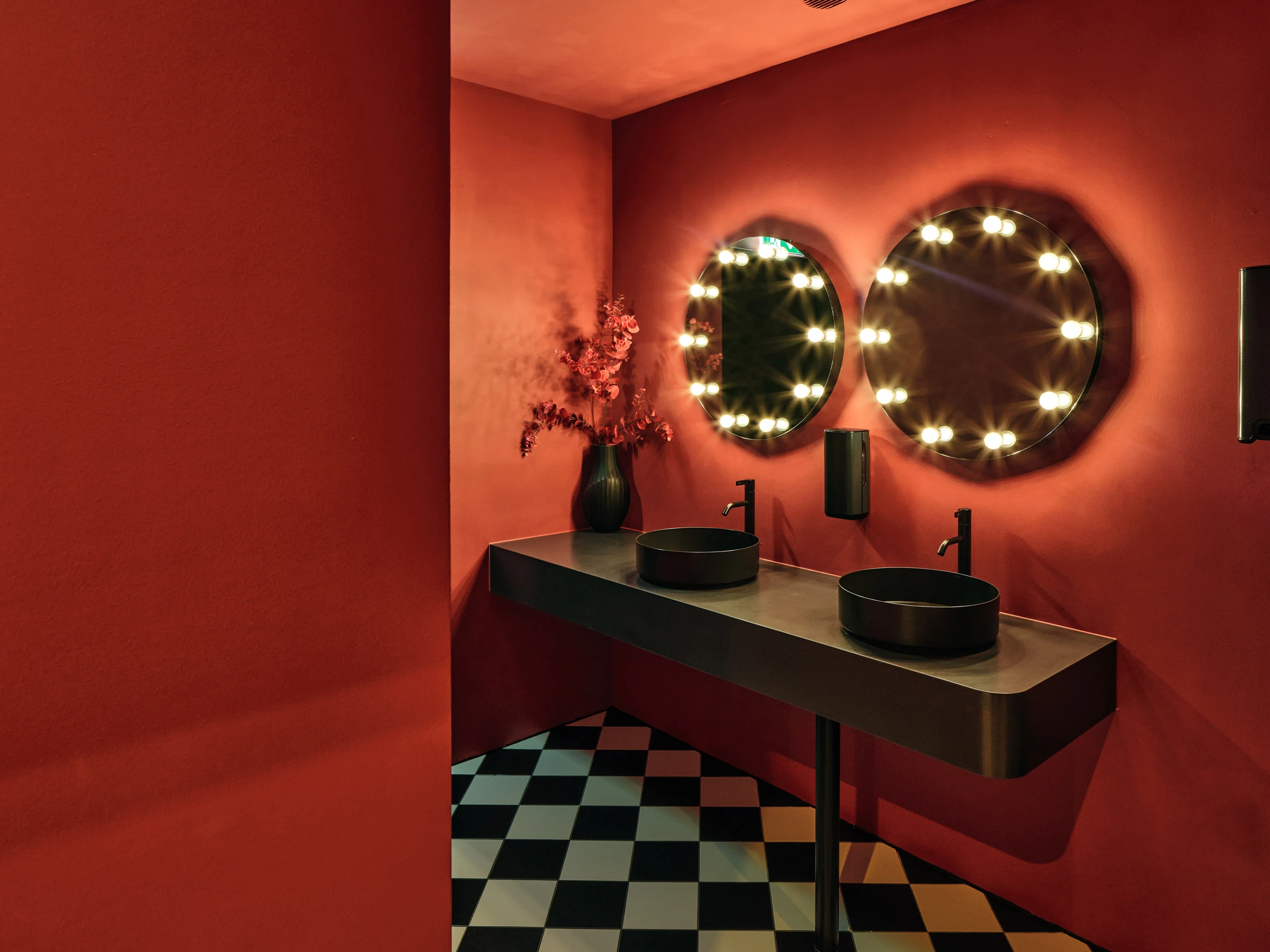 Kein Alt-Text zur Verfügung gestellt.