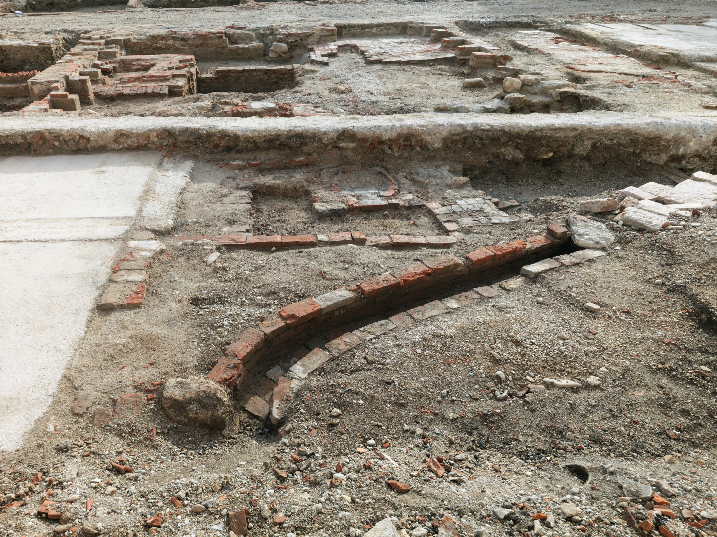 Kein Alt-Text zur Verfügung gestellt.