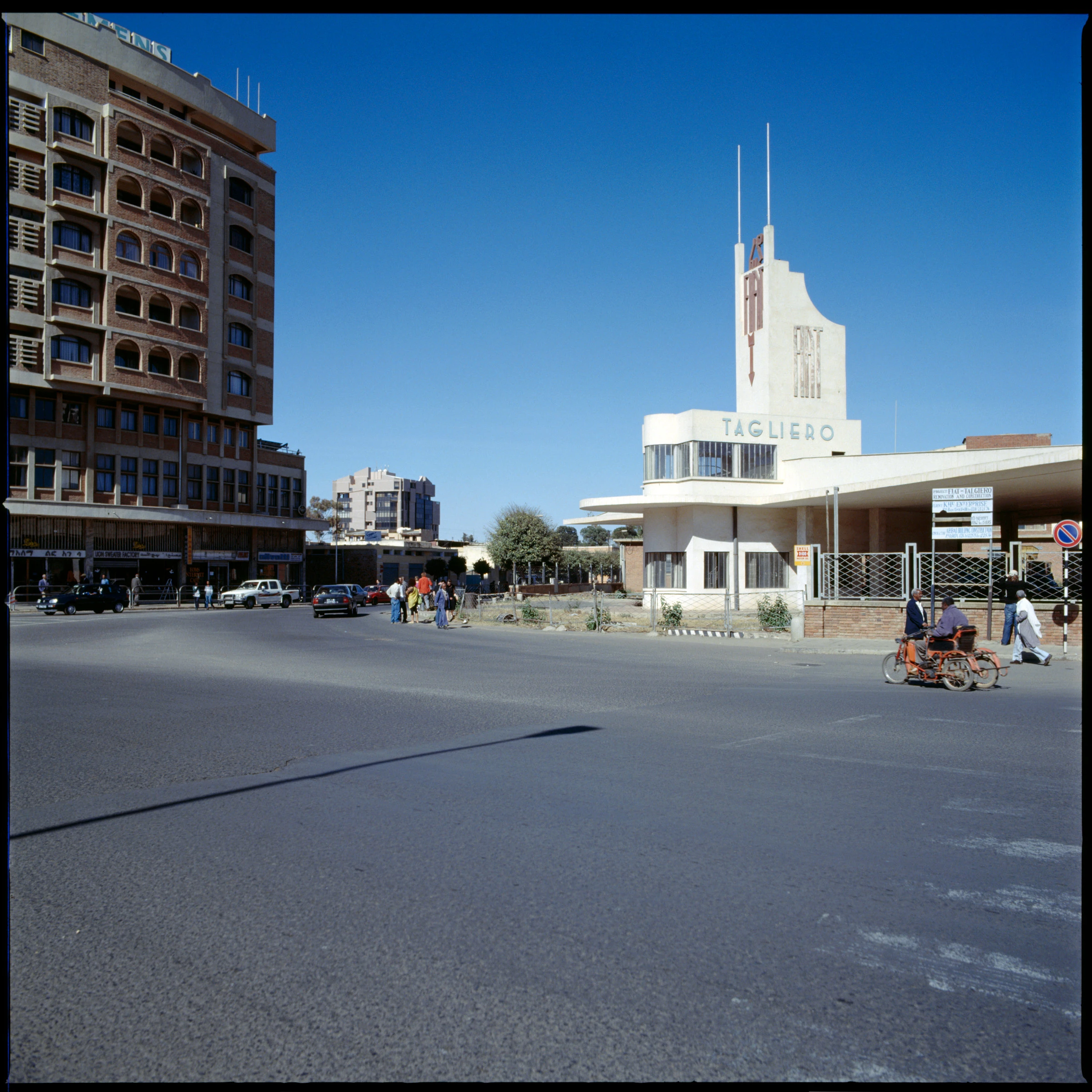 Kein Alt-Text zur Verfügung gestellt.