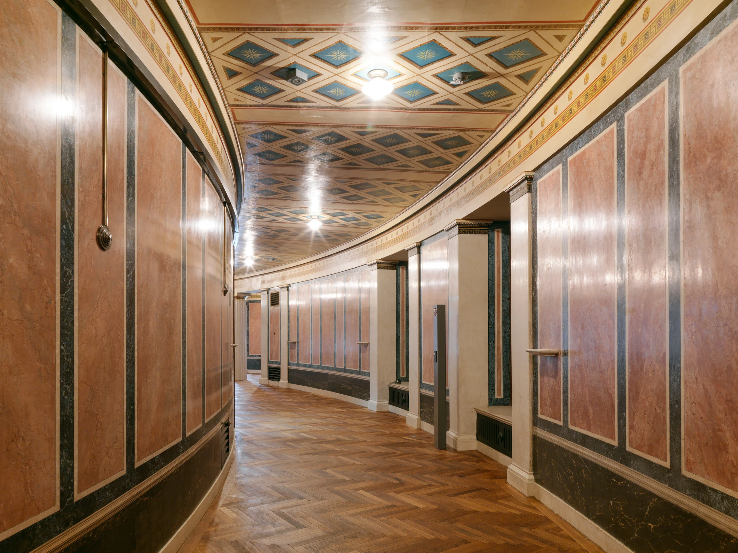 Kein Alt-Text zur Verfügung gestellt.