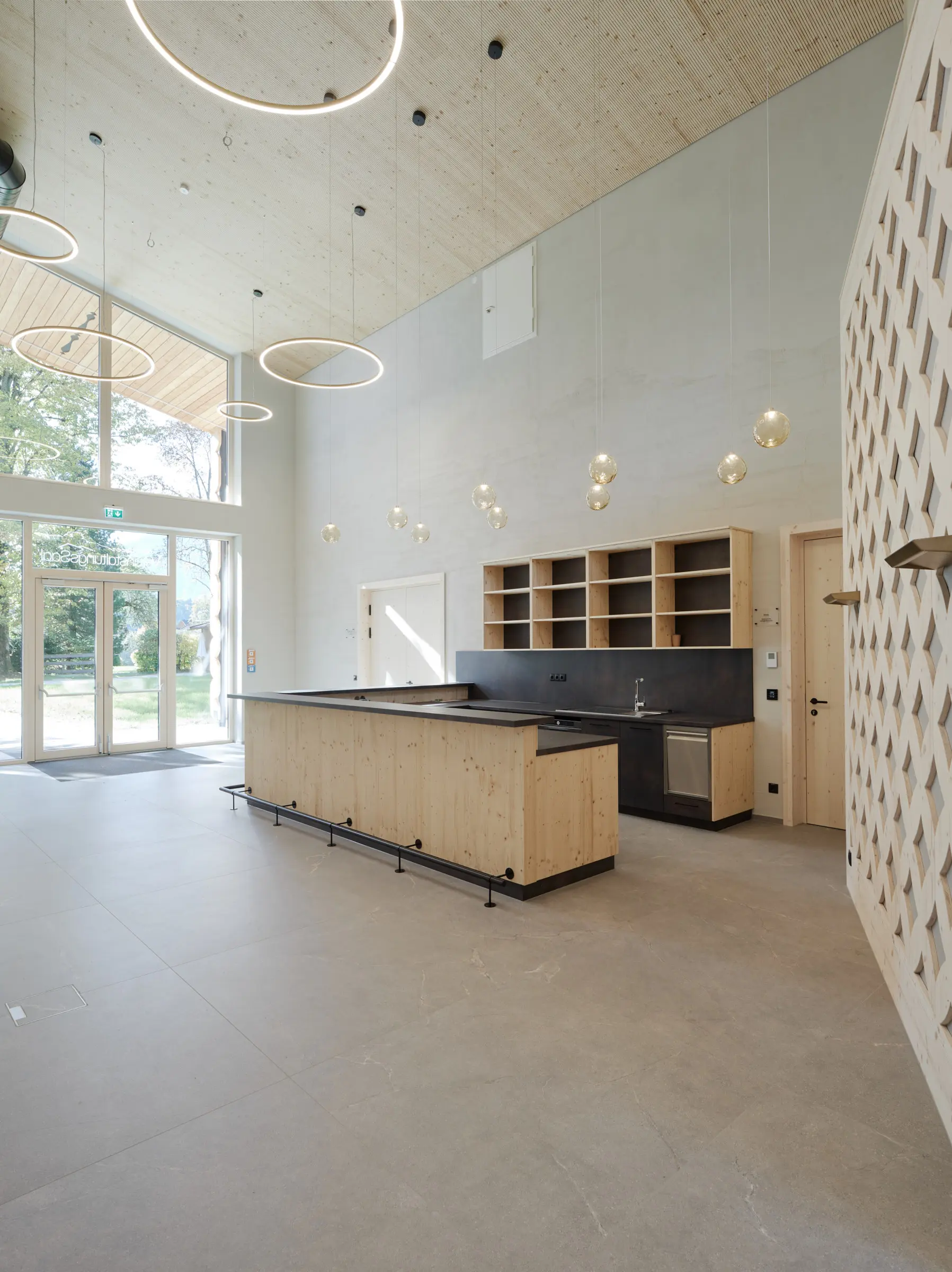 Kein Alt-Text zur Verfügung gestellt.